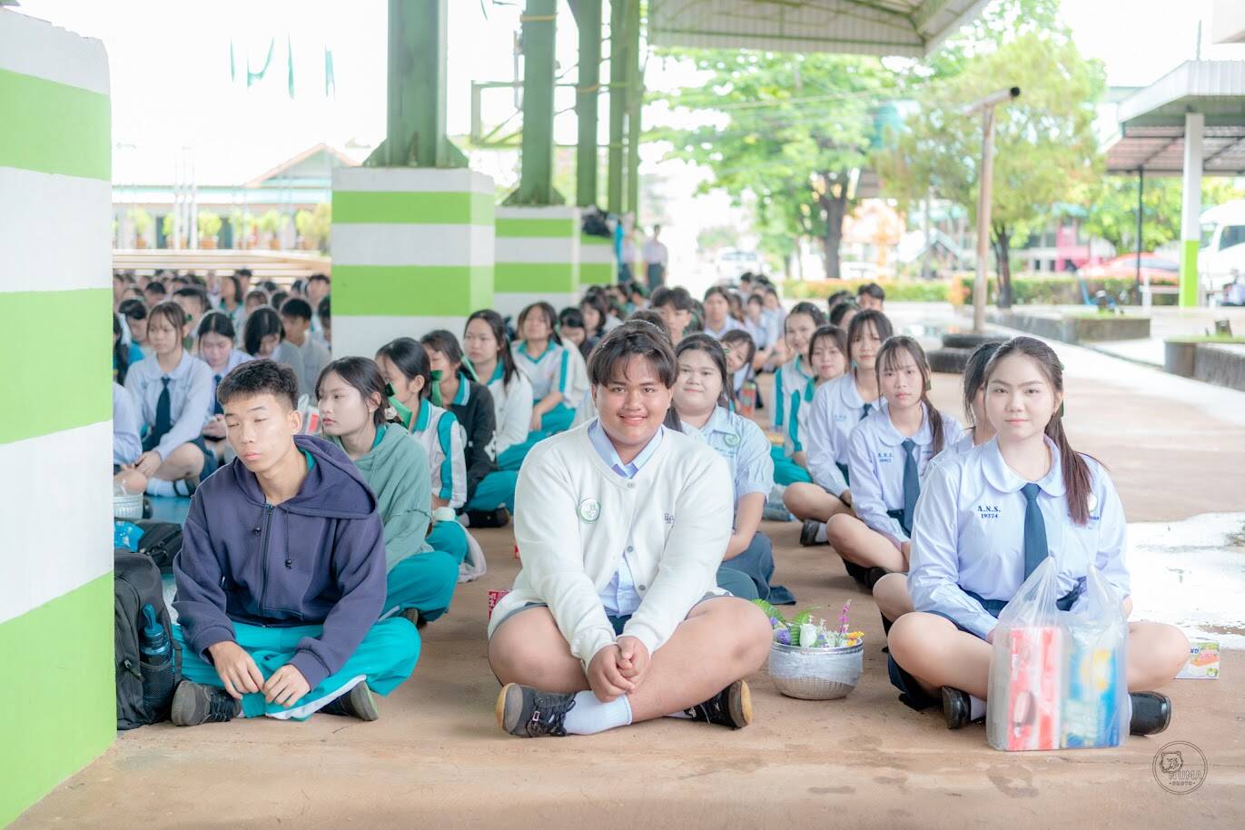 บรรยากาศ กิจกรรมทำบุญตักบาตร สัปดาห์วันวิสาขบูชาและวันเฉลิมพระชนมพรรษาสมเด็จพระนางเจ้าสุทิดา พัชรสุธาพิมลลักษณ พระบรมราชินี